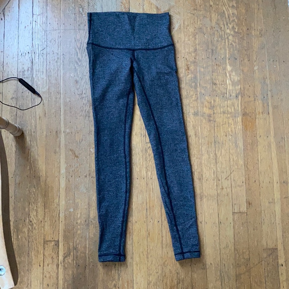 Great Condition! Lululemon Grey Patterned Leggings - image 1